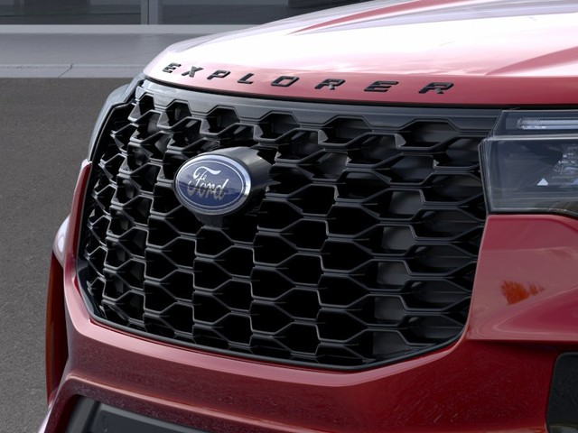Ford Explorer Vehicle Full-screen Gallery Image 17