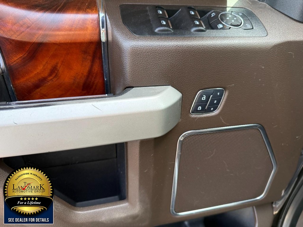 Ford F-150 Vehicle Full-screen Gallery Image 8