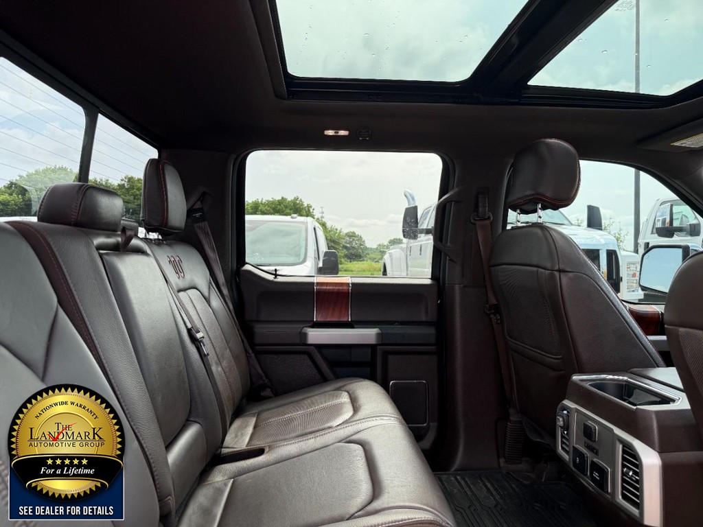 Ford F-150 Vehicle Full-screen Gallery Image 18