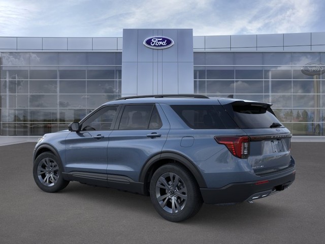 Ford Explorer Vehicle Full-screen Gallery Image 4