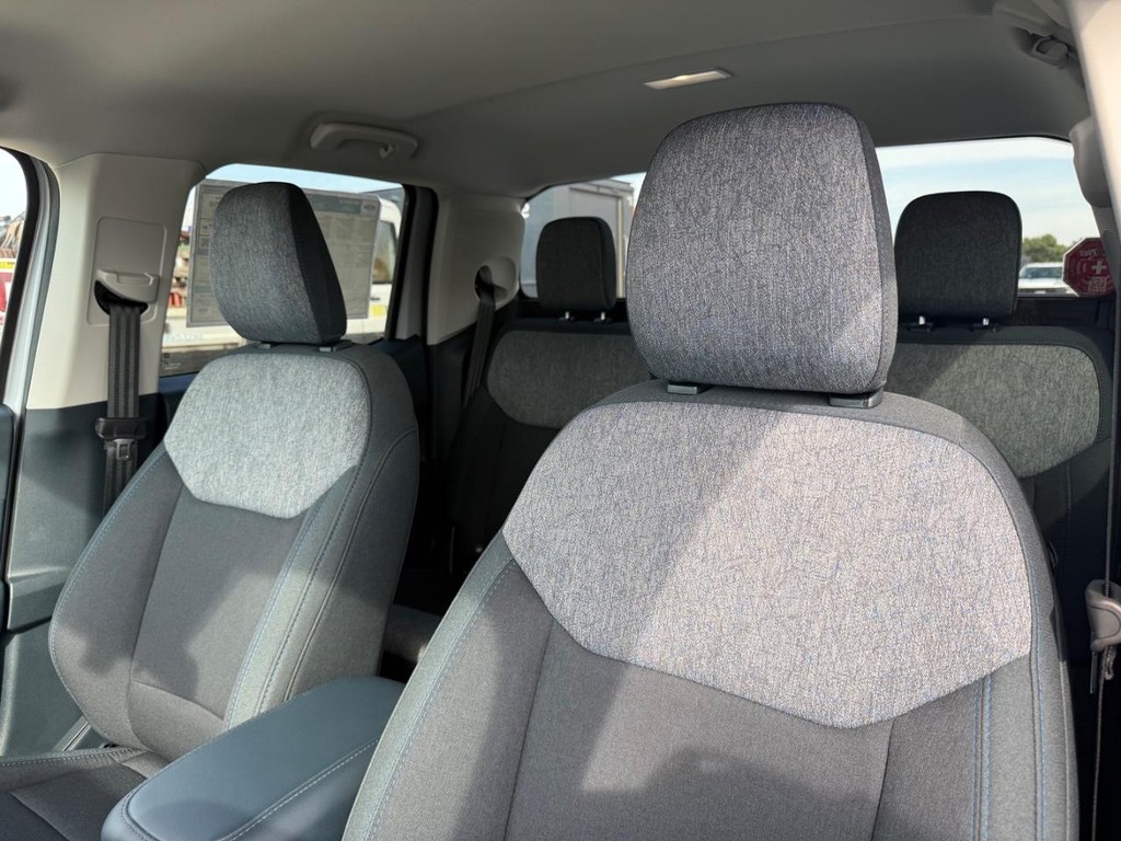 Ford Maverick Vehicle Full-screen Gallery Image 9