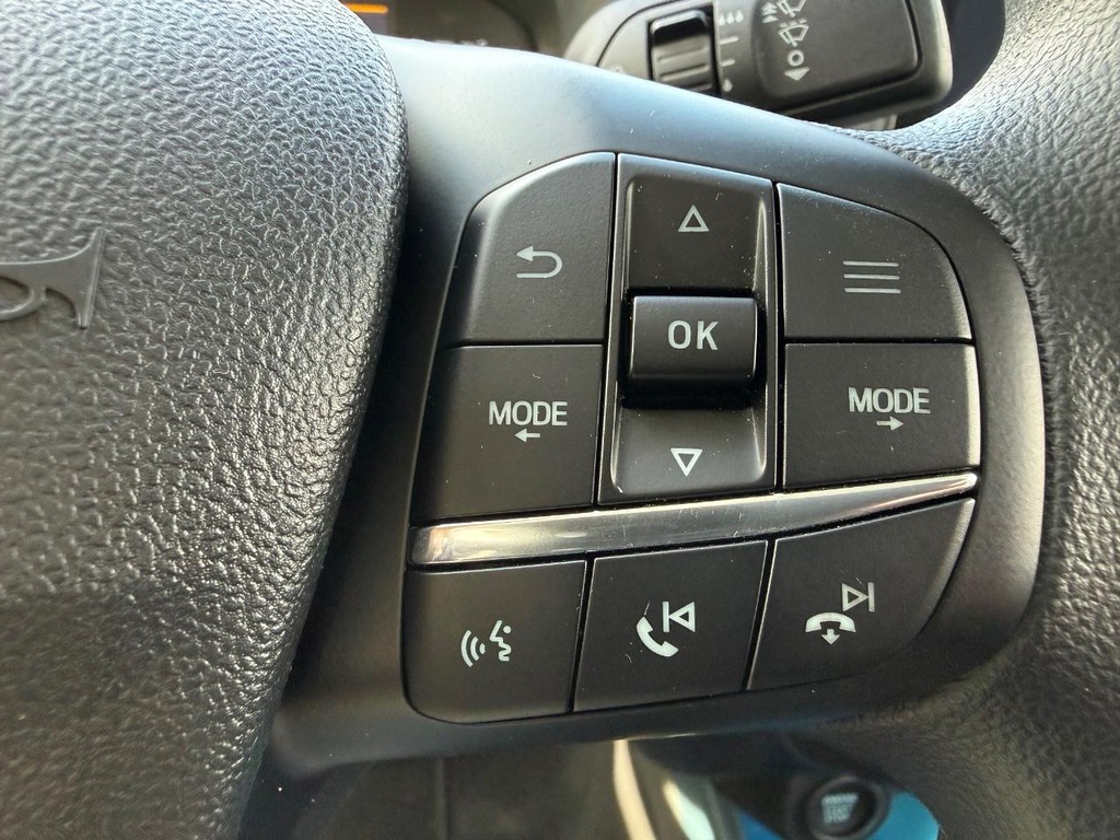 Ford Maverick Vehicle Full-screen Gallery Image 11