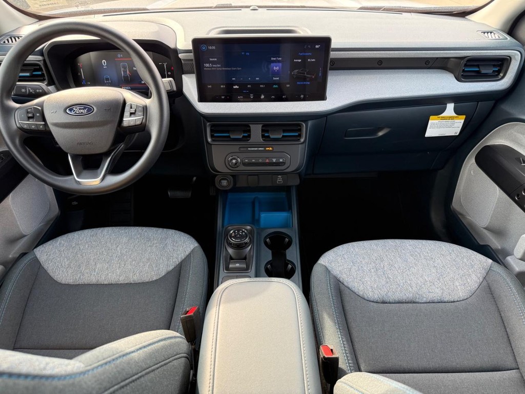 Ford Maverick Vehicle Full-screen Gallery Image 15