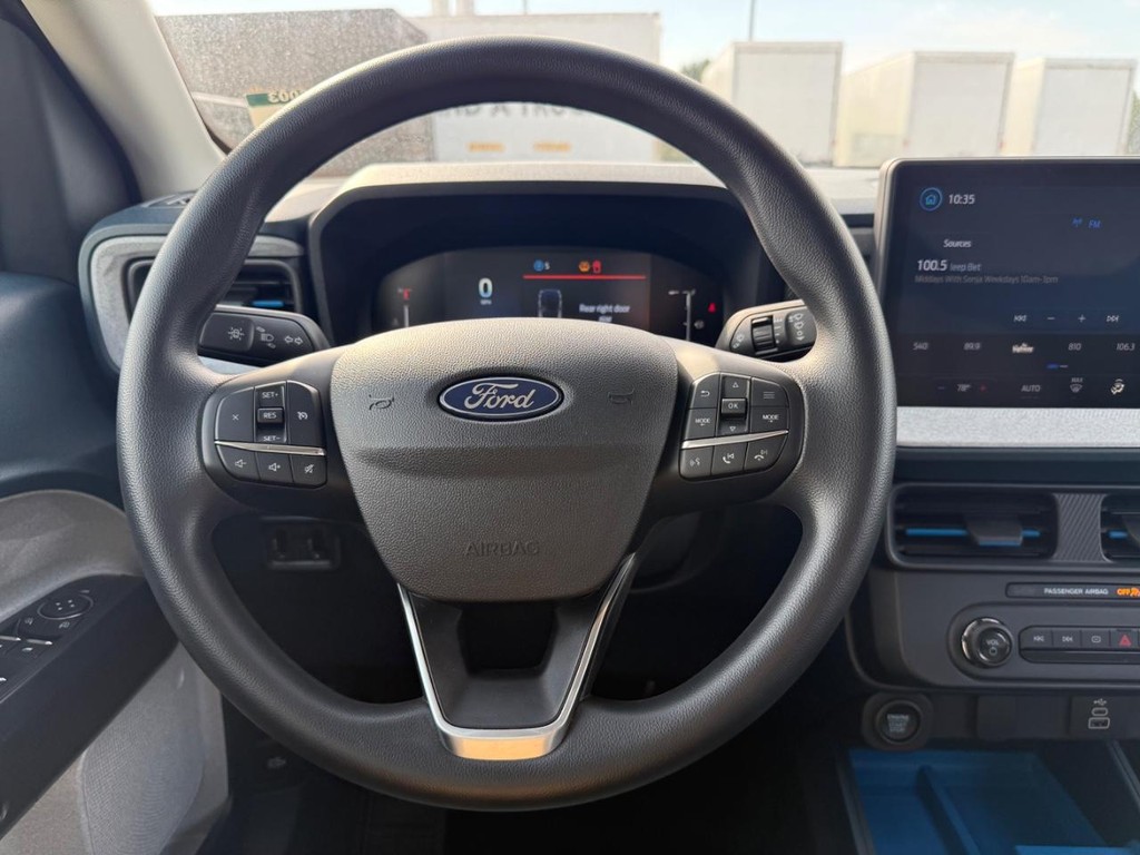 Ford Maverick Vehicle Full-screen Gallery Image 16