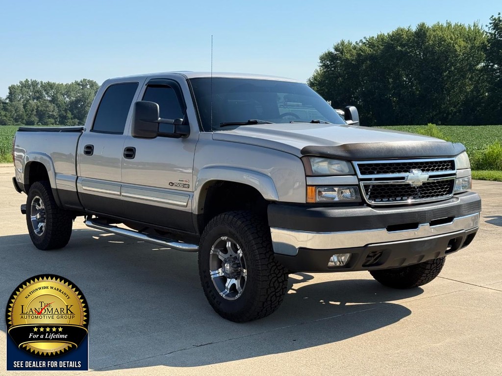 Chevrolet Silverado 2500HD Vehicle Full-screen Gallery Image 3