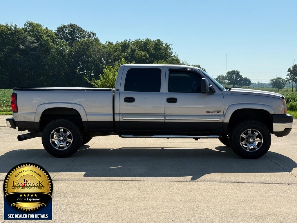Chevrolet Silverado 2500HD Vehicle Full-screen Gallery Image 4