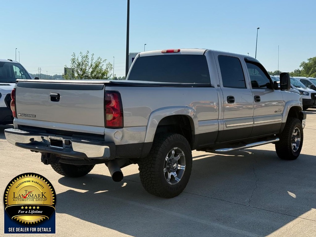 Chevrolet Silverado 2500HD Vehicle Full-screen Gallery Image 5