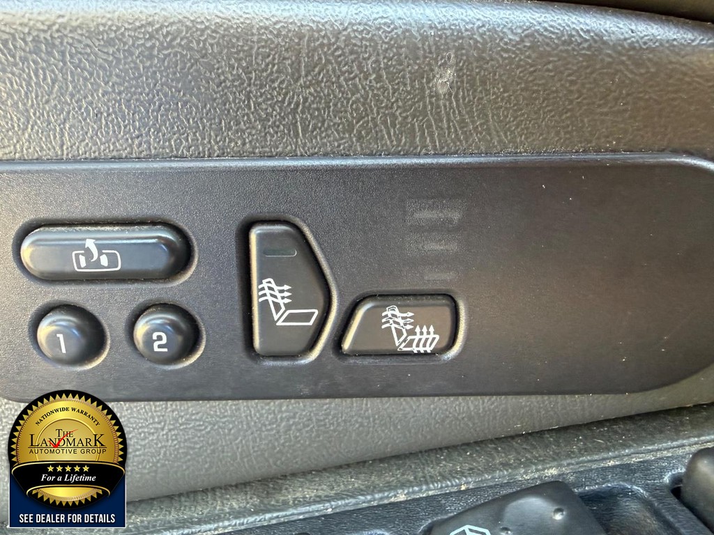 Chevrolet Silverado 2500HD Vehicle Full-screen Gallery Image 9