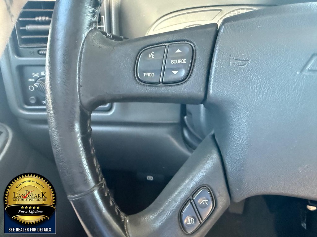Chevrolet Silverado 2500HD Vehicle Full-screen Gallery Image 11
