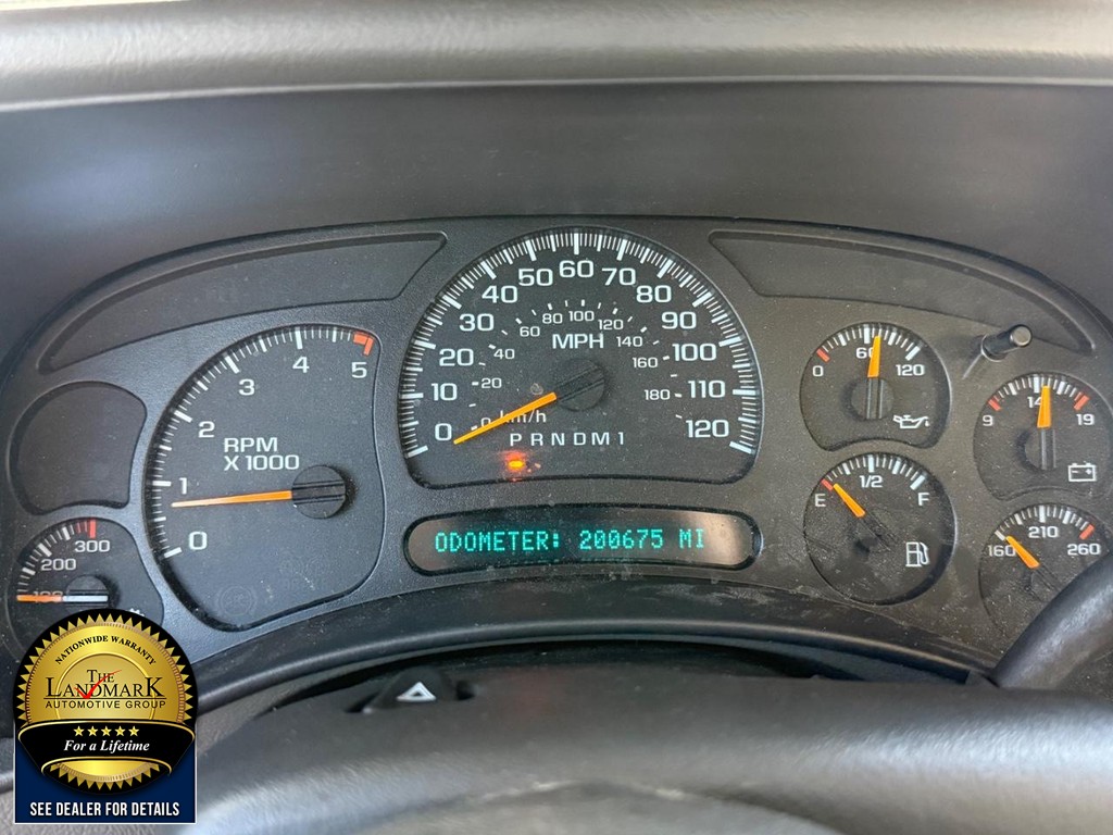 Chevrolet Silverado 2500HD Vehicle Full-screen Gallery Image 13