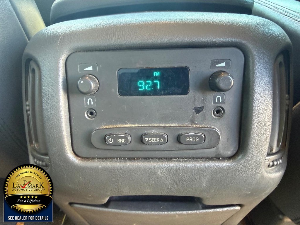 Chevrolet Silverado 2500HD Vehicle Full-screen Gallery Image 15