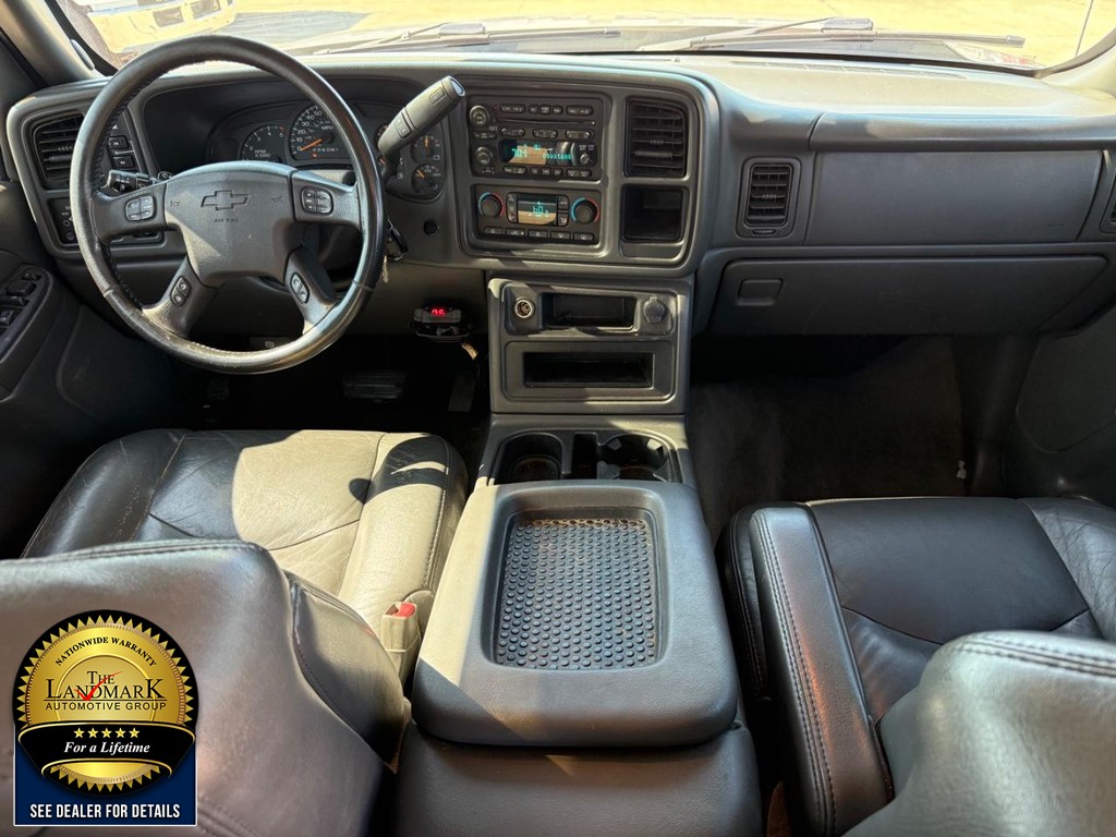 Chevrolet Silverado 2500HD Vehicle Full-screen Gallery Image 18