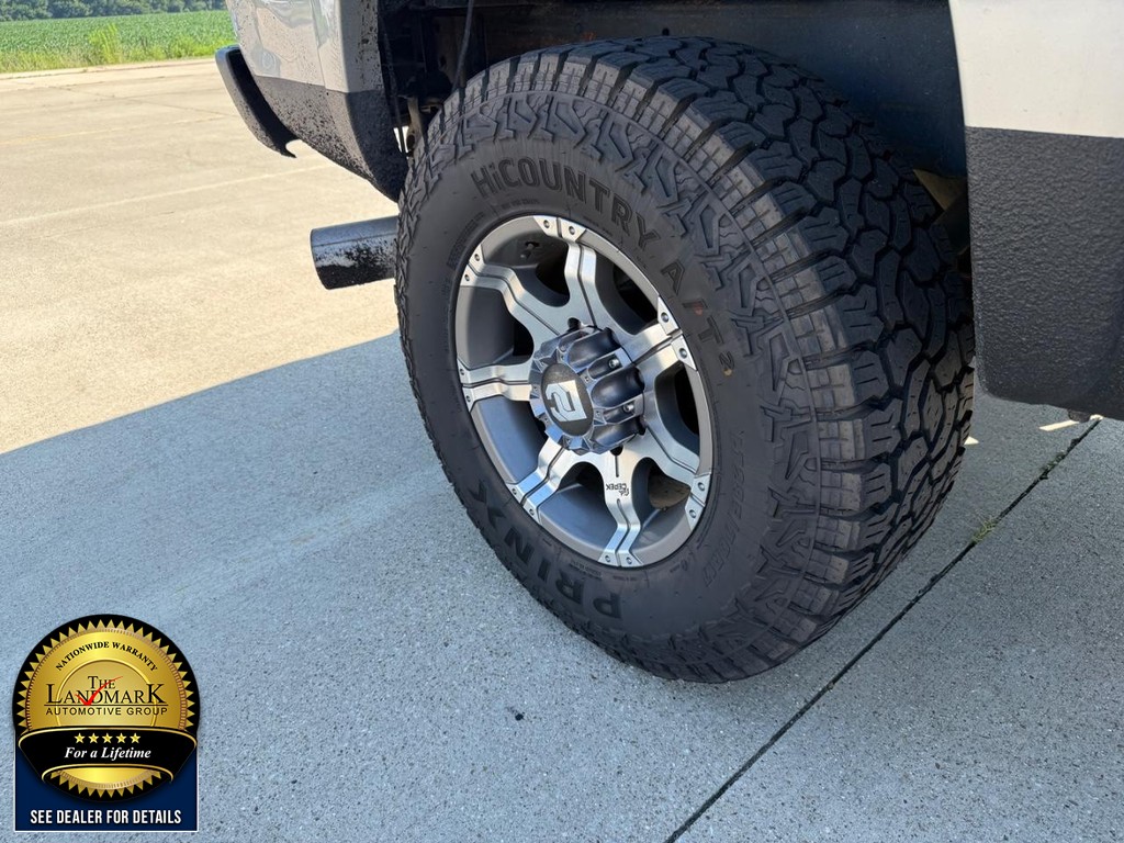 Chevrolet Silverado 2500HD Vehicle Full-screen Gallery Image 20