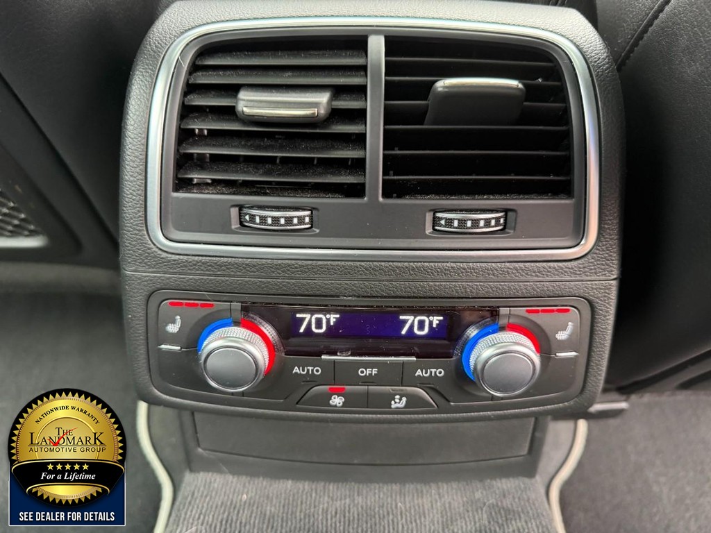 Audi A6 Vehicle Full-screen Gallery Image 17