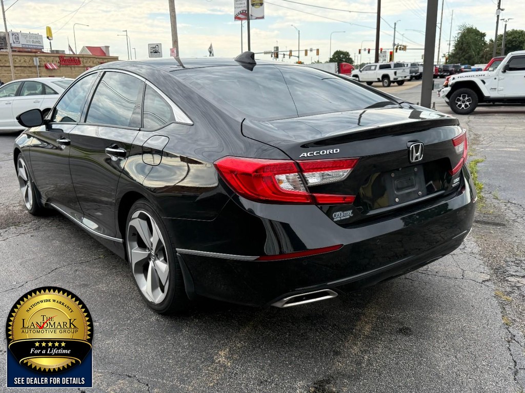 Honda Accord Sedan Vehicle Full-screen Gallery Image 7