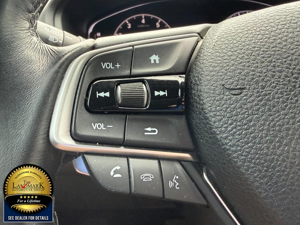 Honda Accord Sedan Vehicle Full-screen Gallery Image 10