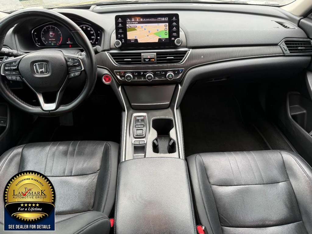 Honda Accord Sedan Vehicle Full-screen Gallery Image 17