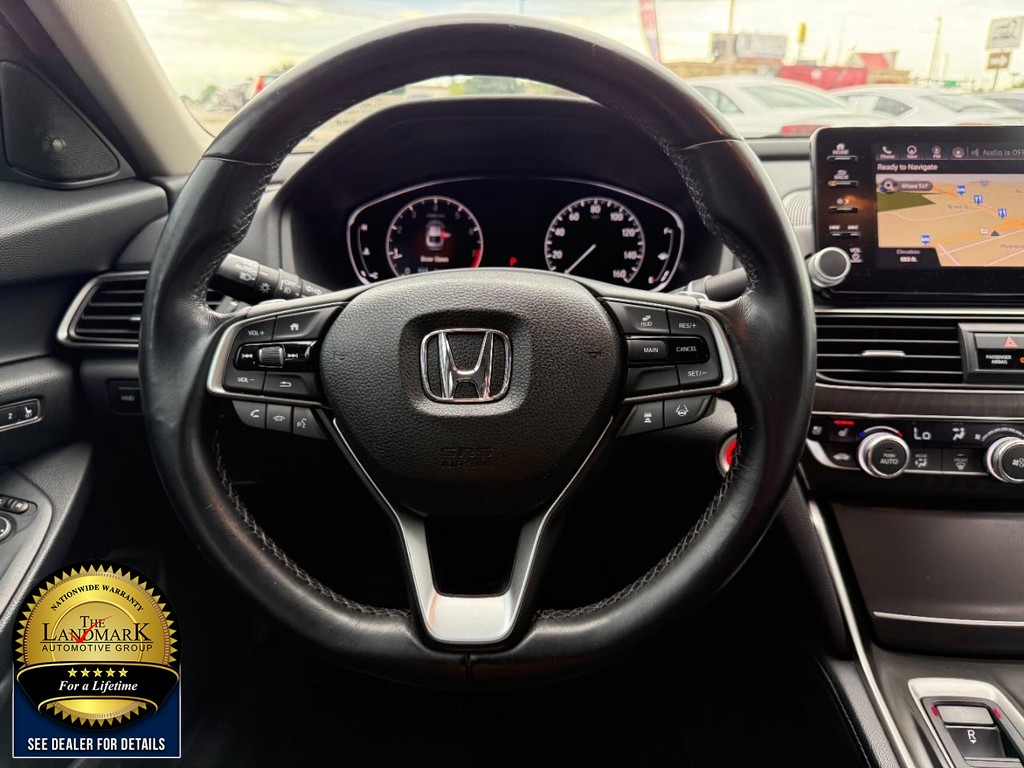 Honda Accord Sedan Vehicle Full-screen Gallery Image 18