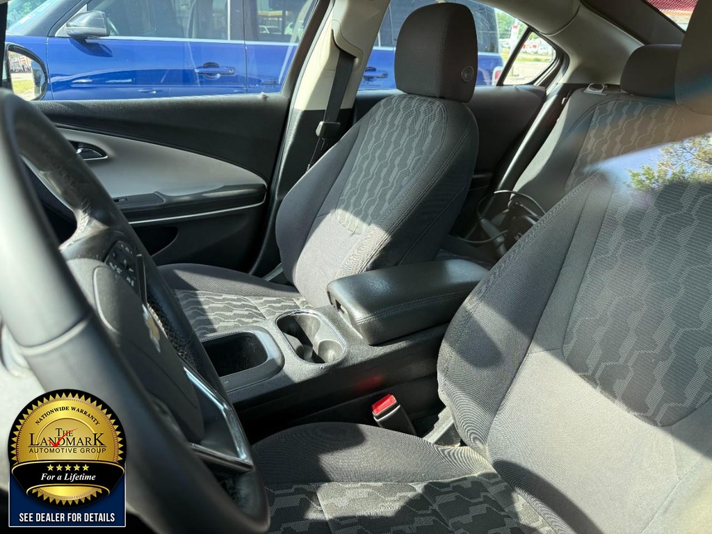 Chevrolet Volt Vehicle Full-screen Gallery Image 4