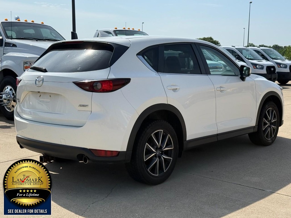 Mazda CX-5 Vehicle Full-screen Gallery Image 5