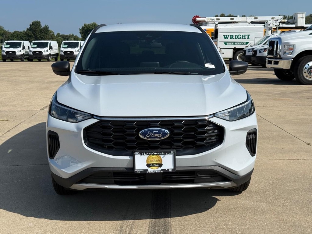 Ford Escape Vehicle Full-screen Gallery Image 2