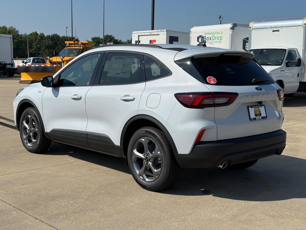 Ford Escape Vehicle Full-screen Gallery Image 7