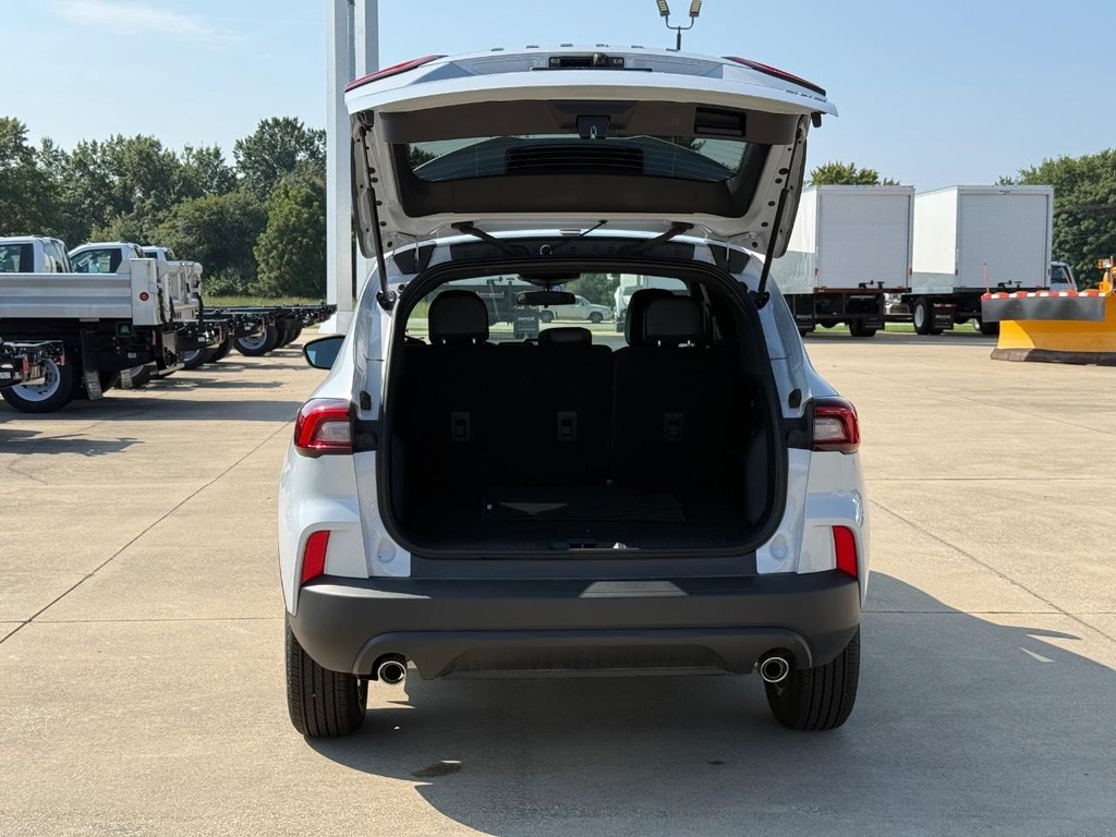 Ford Escape Vehicle Full-screen Gallery Image 19