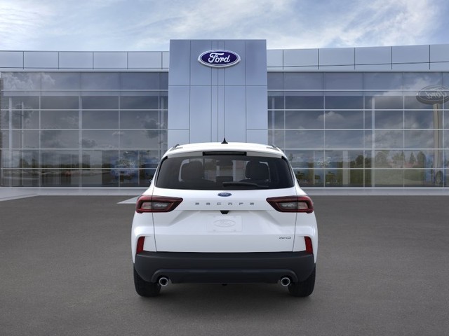 Ford Escape Vehicle Full-screen Gallery Image 5