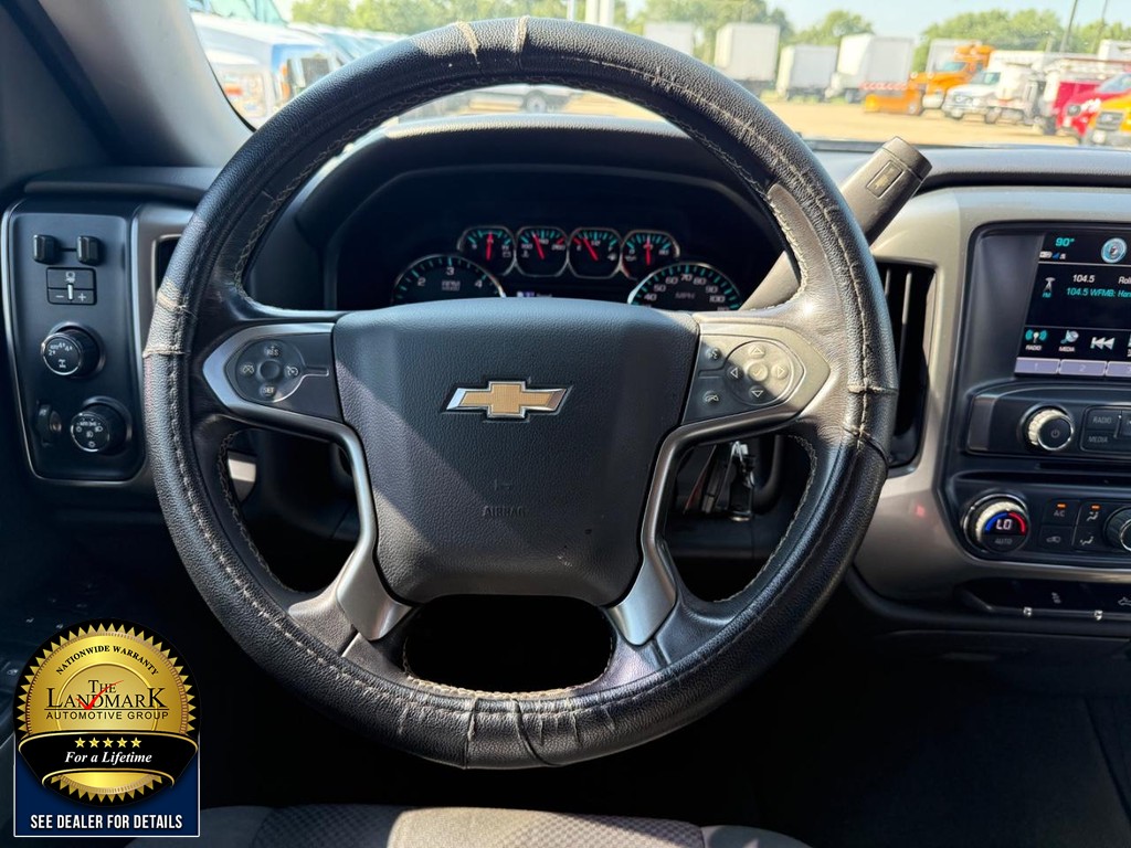 Chevrolet Silverado 1500 Vehicle Full-screen Gallery Image 16