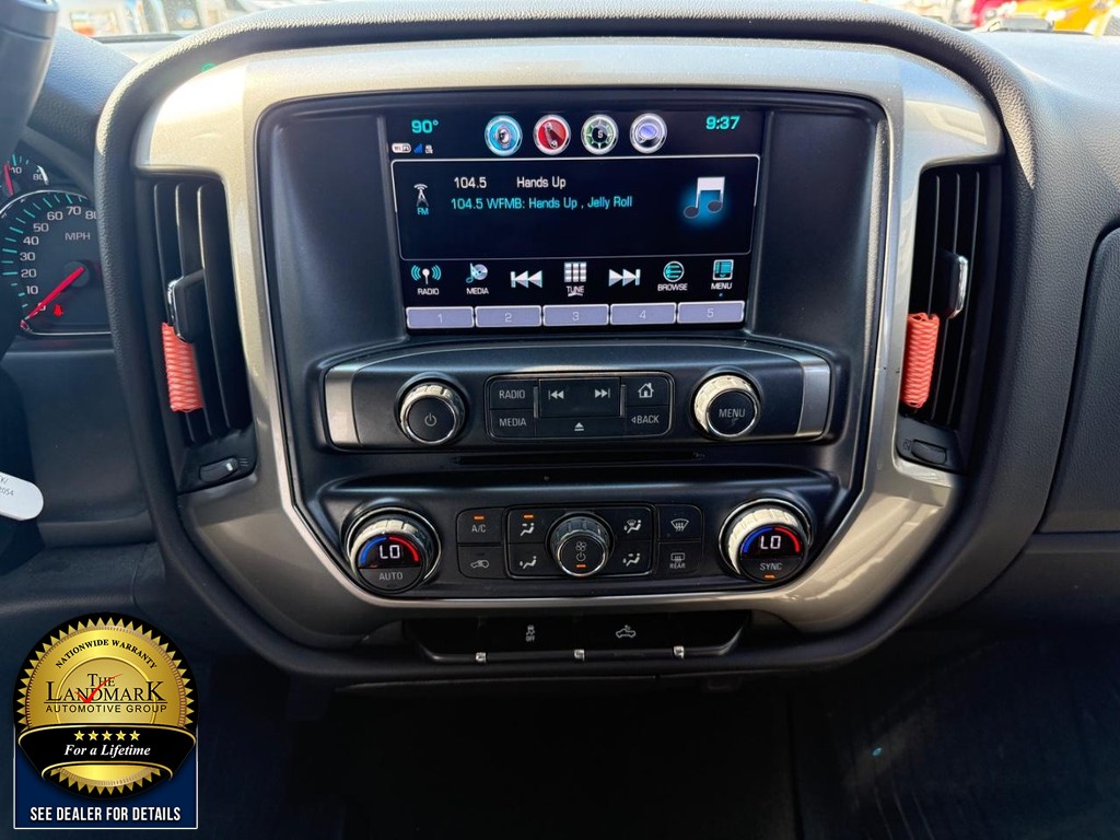 Chevrolet Silverado 1500 Vehicle Full-screen Gallery Image 17