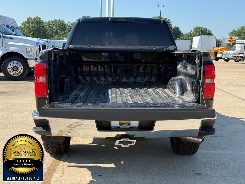 Chevrolet Silverado 1500 Vehicle Full-screen Gallery Image 18