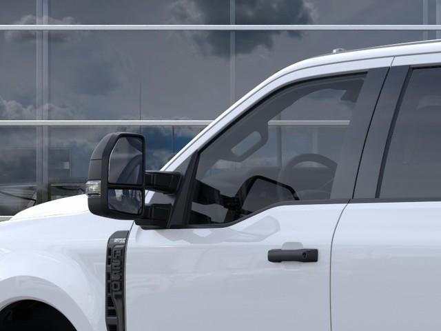 Ford F-250SD Vehicle Full-screen Gallery Image 20