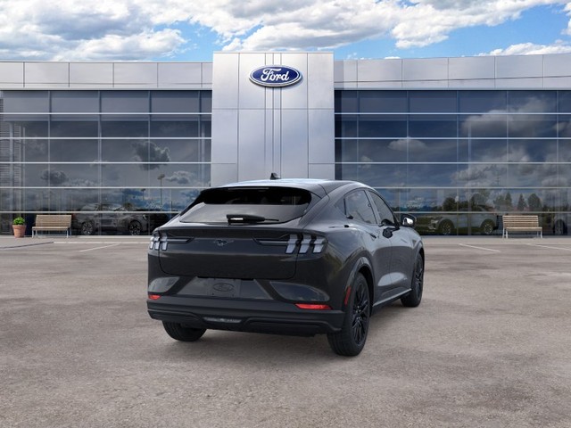 Ford Mustang Mach-E Vehicle Full-screen Gallery Image 8