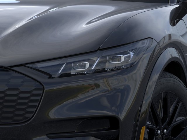 Ford Mustang Mach-E Vehicle Full-screen Gallery Image 18
