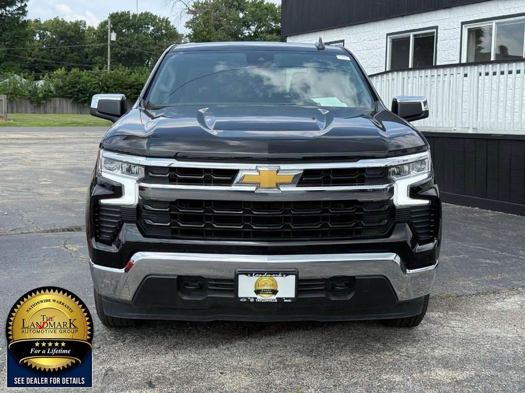 Chevrolet Silverado 1500 Vehicle Full-screen Gallery Image 2