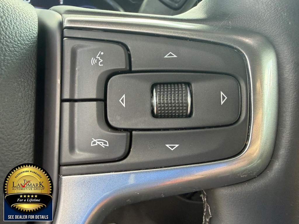 Chevrolet Silverado 1500 Vehicle Full-screen Gallery Image 11