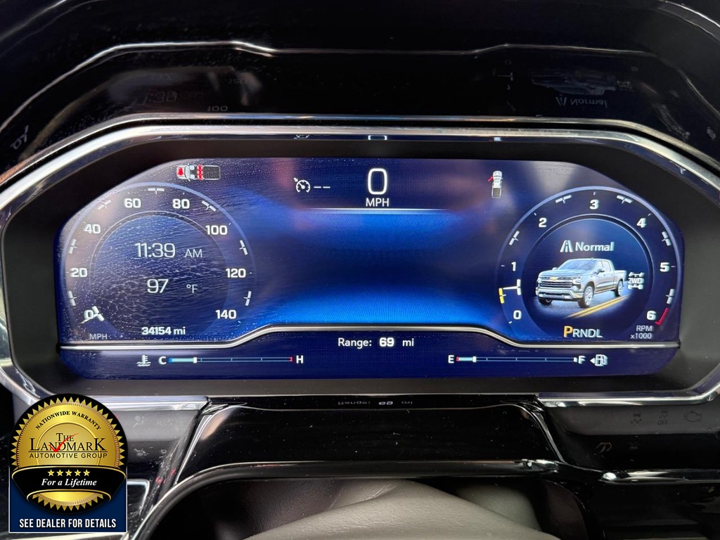 Chevrolet Silverado 1500 Vehicle Full-screen Gallery Image 12