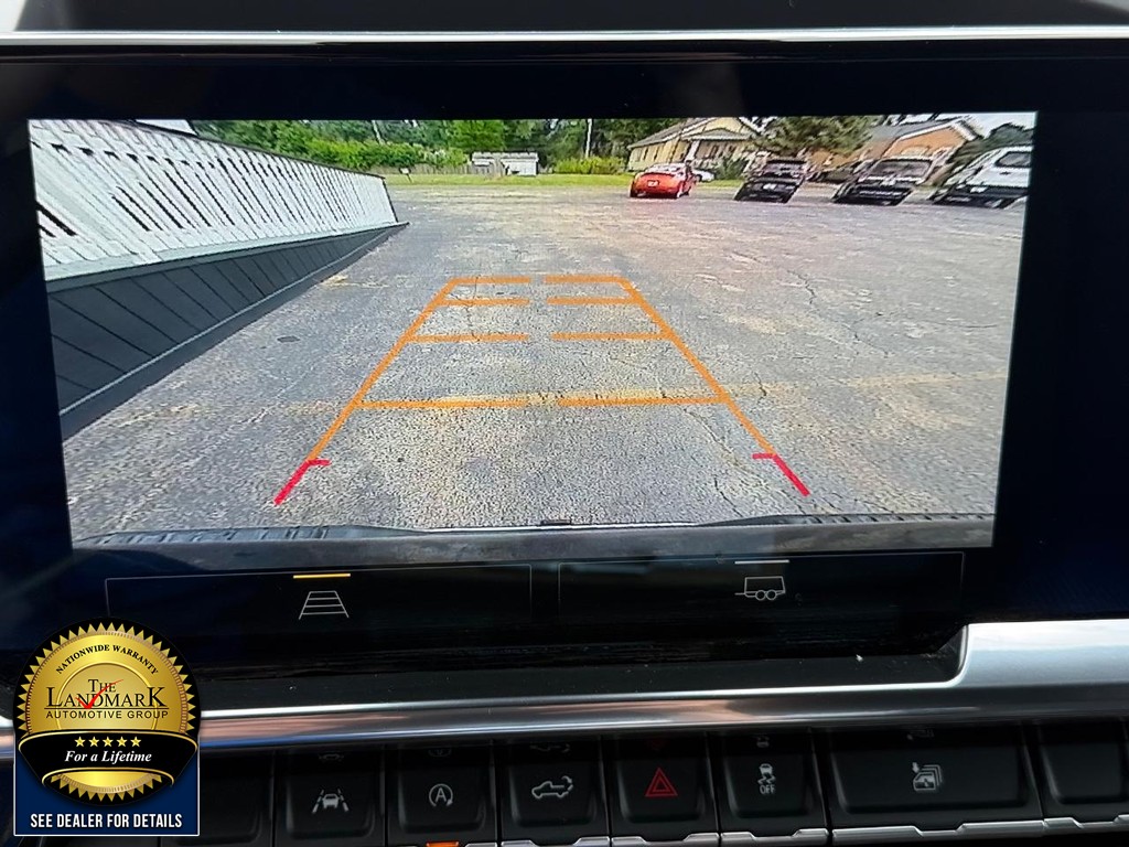 Chevrolet Silverado 1500 Vehicle Full-screen Gallery Image 13