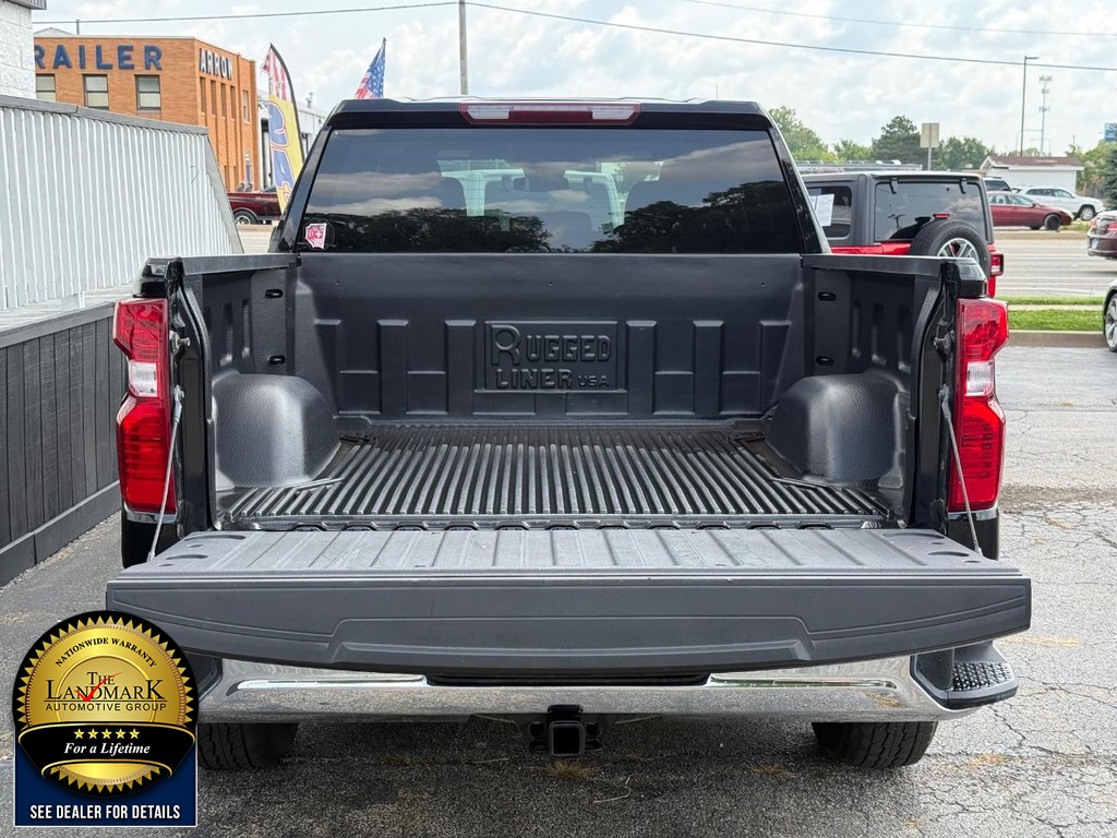 Chevrolet Silverado 1500 Vehicle Full-screen Gallery Image 20
