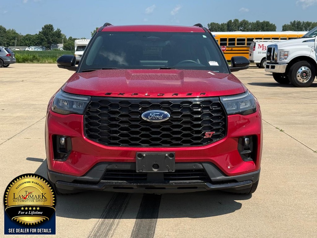 Ford Explorer Vehicle Full-screen Gallery Image 02