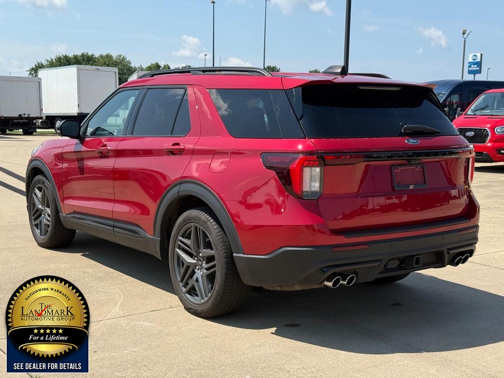 Ford Explorer Vehicle Full-screen Gallery Image 07