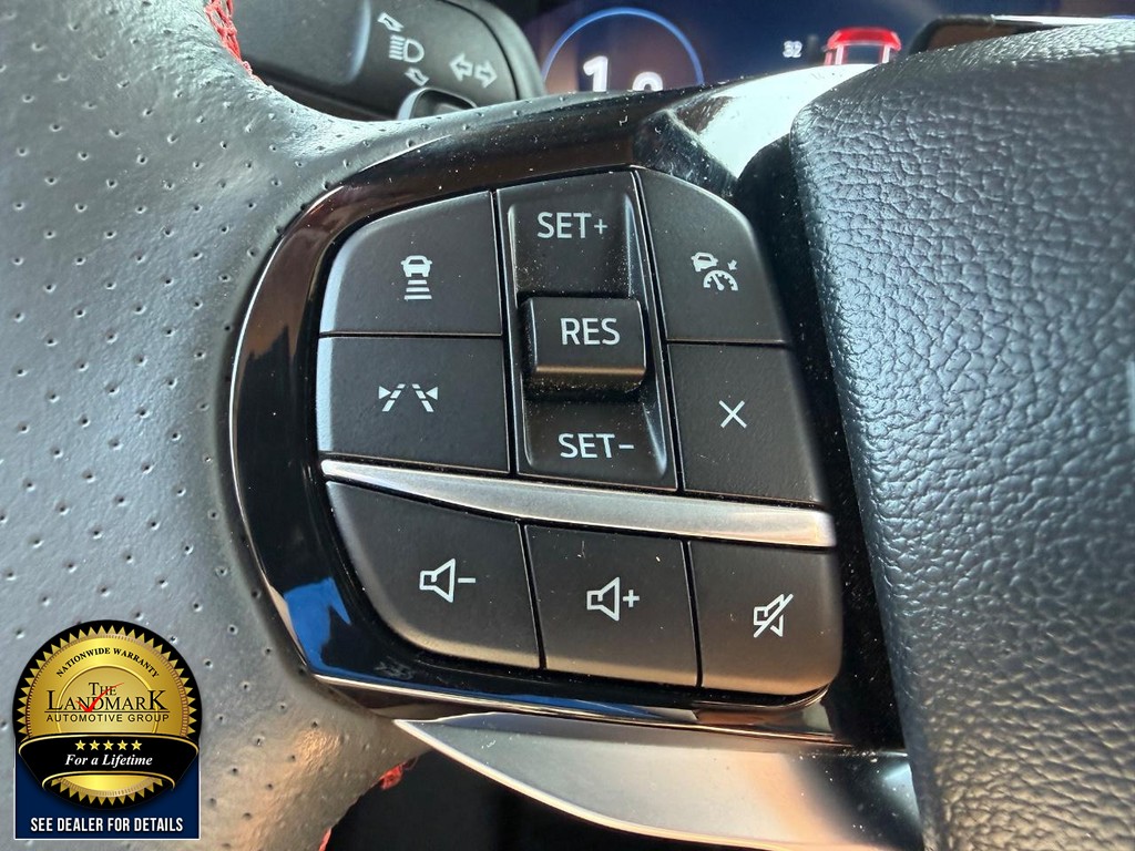 Ford Explorer Vehicle Full-screen Gallery Image 10