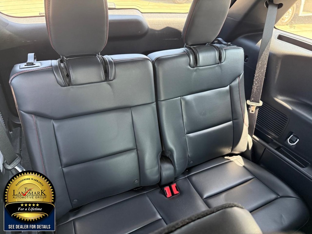 Ford Explorer Vehicle Full-screen Gallery Image 18