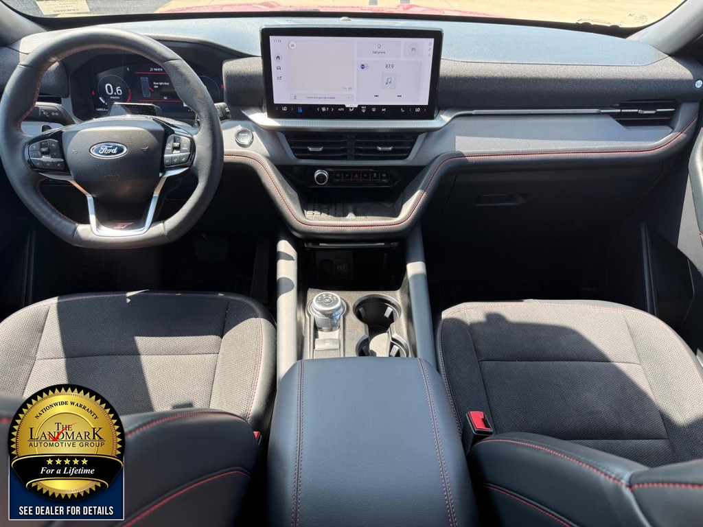 Ford Explorer Vehicle Full-screen Gallery Image 19