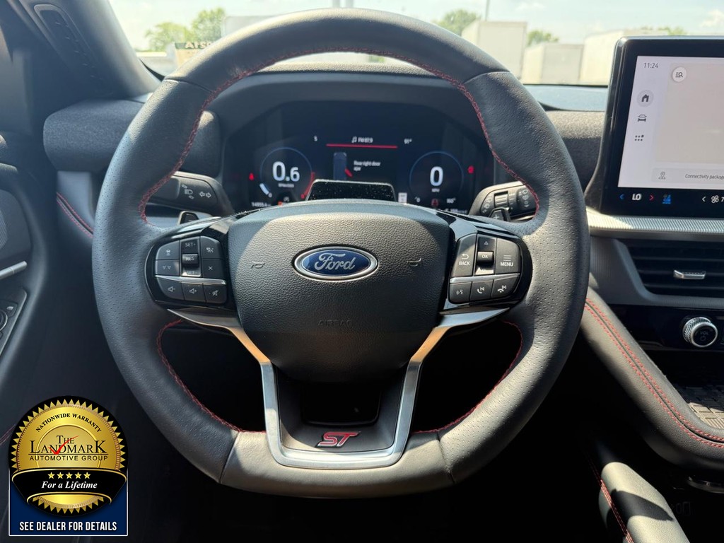 Ford Explorer Vehicle Full-screen Gallery Image 20