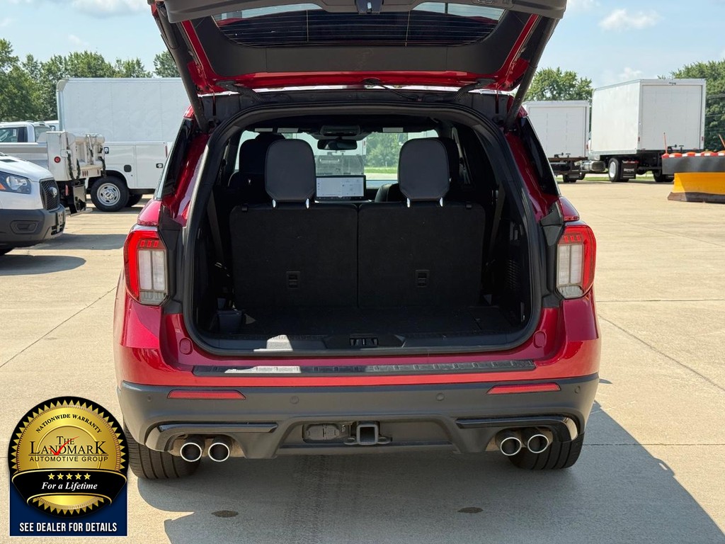 Ford Explorer Vehicle Full-screen Gallery Image 22