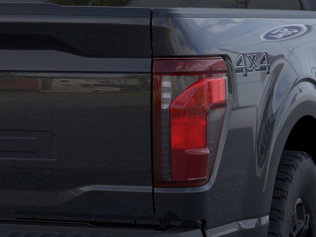 Ford F-150 Vehicle Full-screen Gallery Image 21