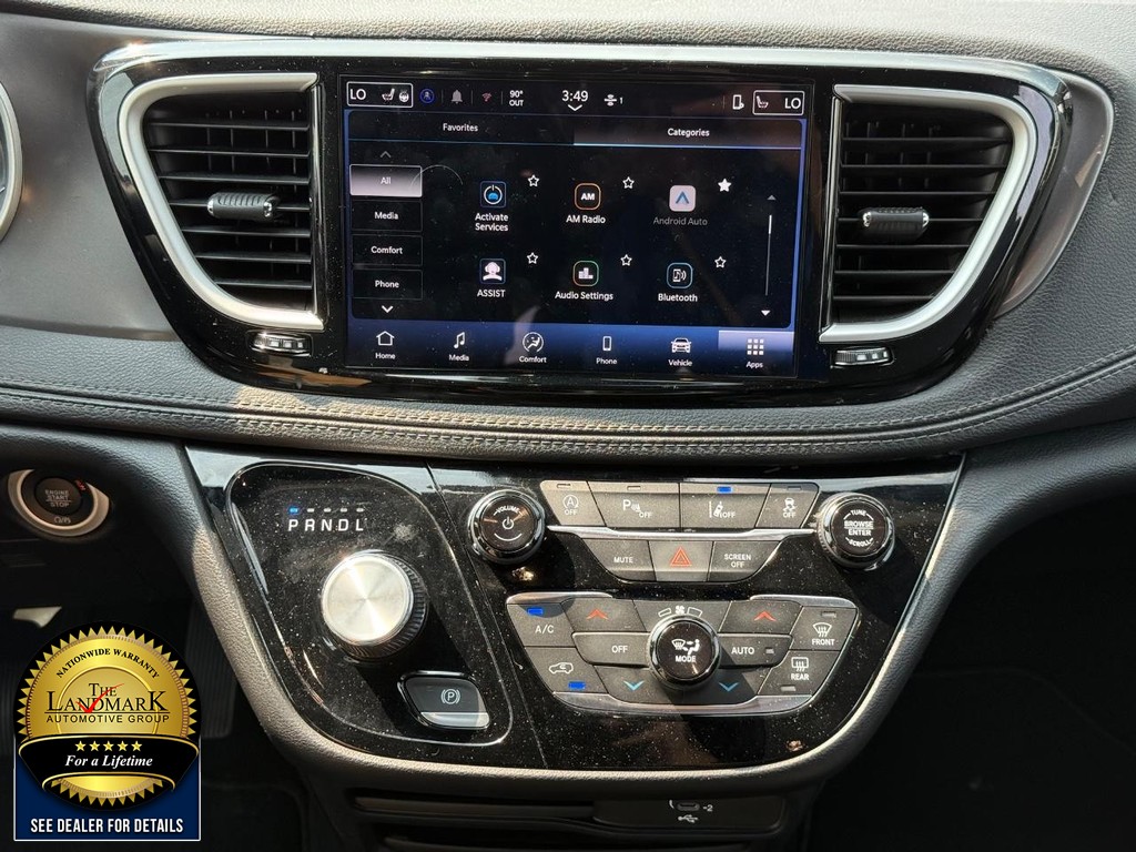 Chrysler Pacifica Vehicle Full-screen Gallery Image 20