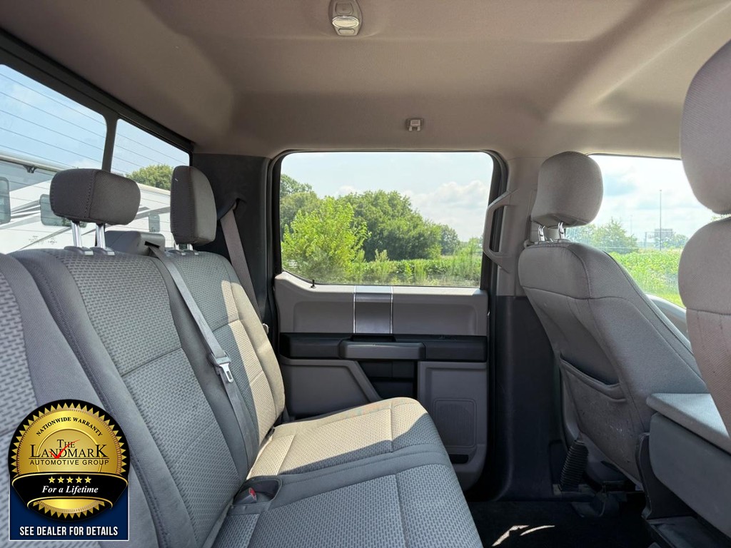 Ford F-150 Vehicle Full-screen Gallery Image 15