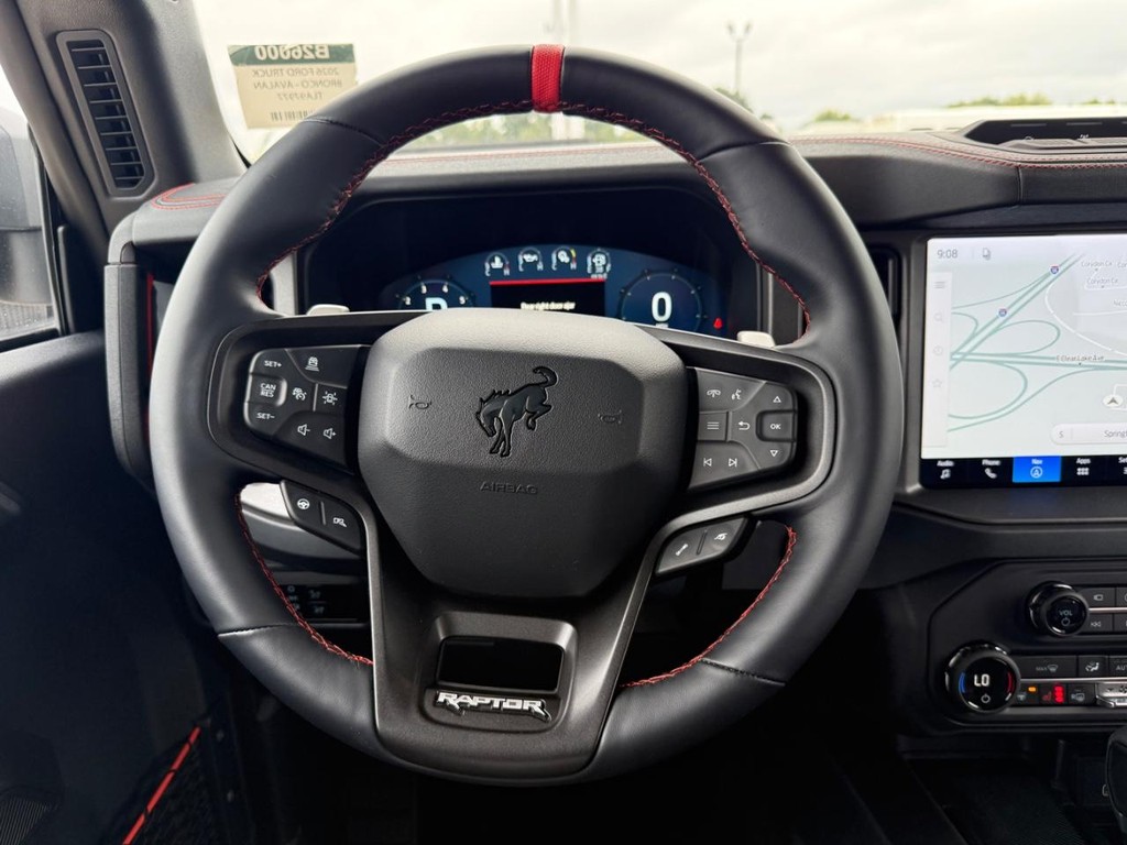 Ford Bronco Vehicle Full-screen Gallery Image 18